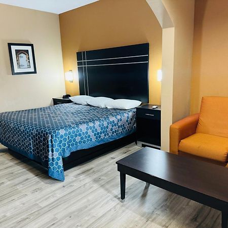 Executive Inn & Suites Floresville エクステリア 写真
