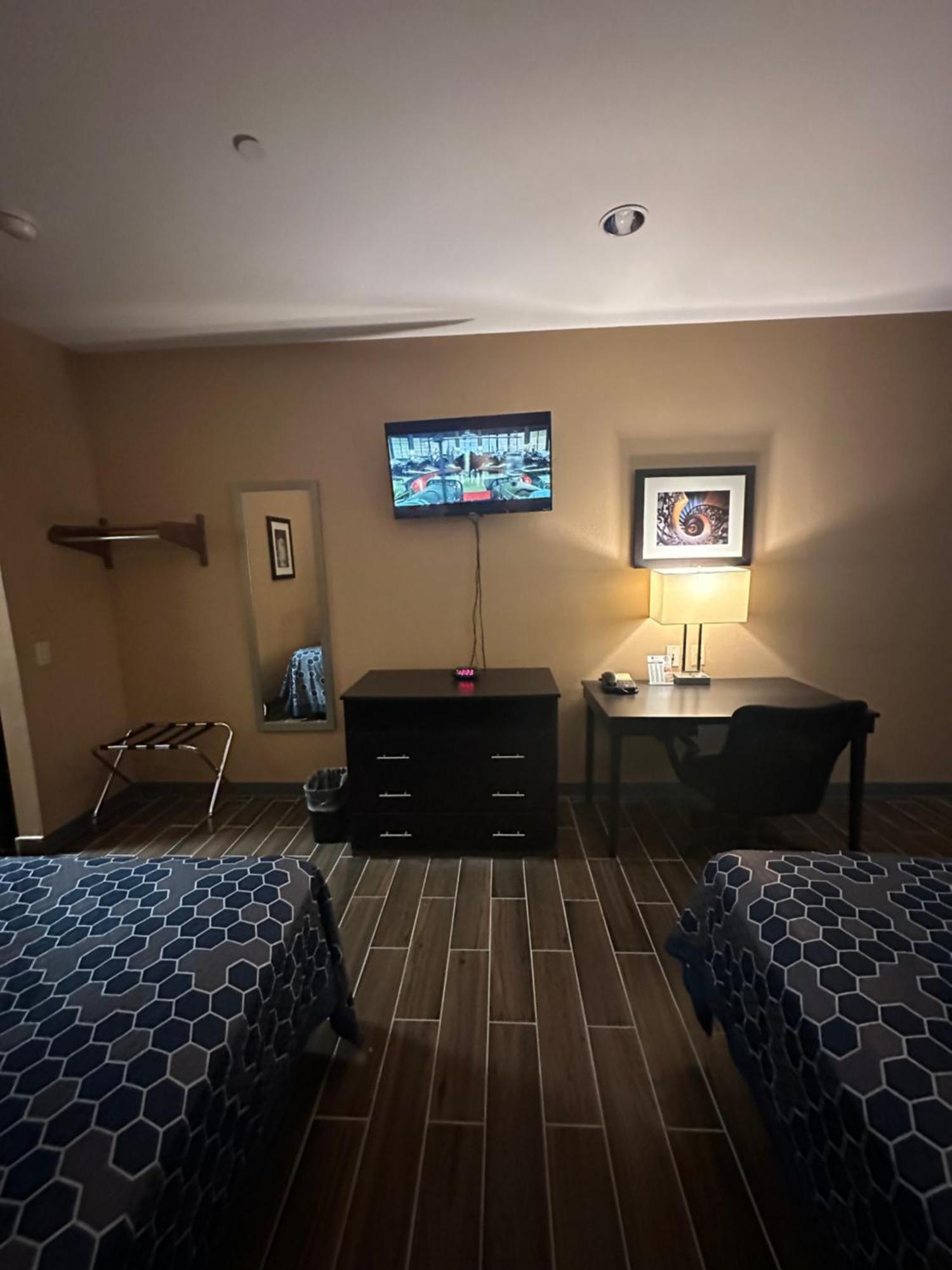 Executive Inn & Suites Floresville エクステリア 写真