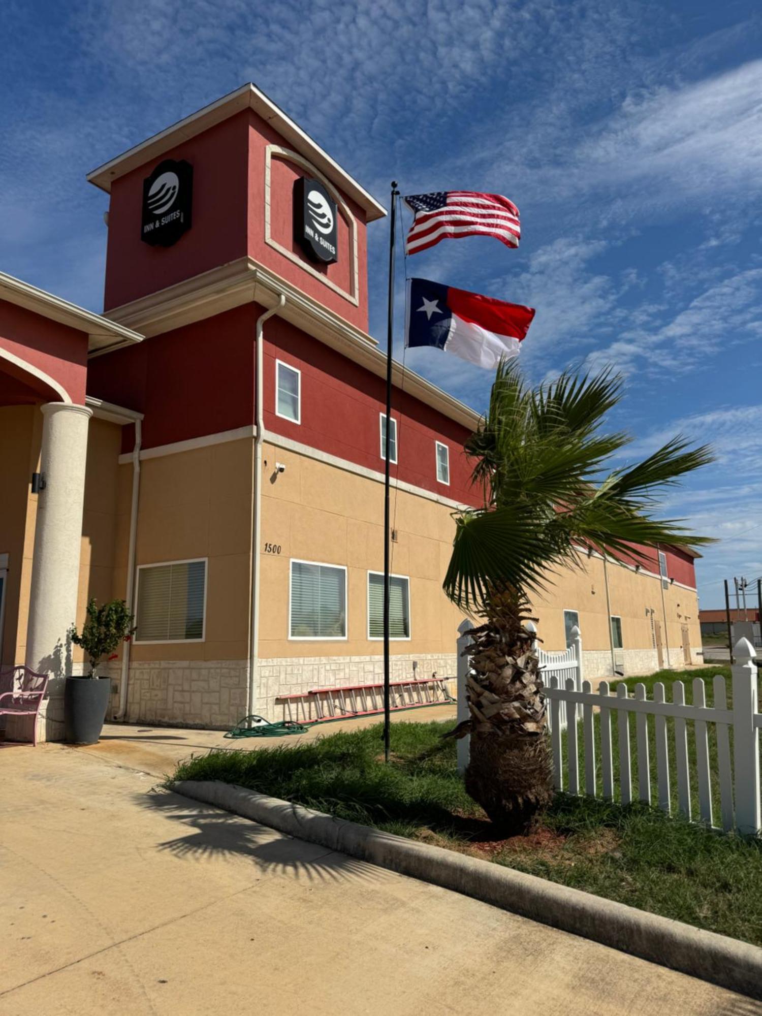 Executive Inn & Suites Floresville エクステリア 写真