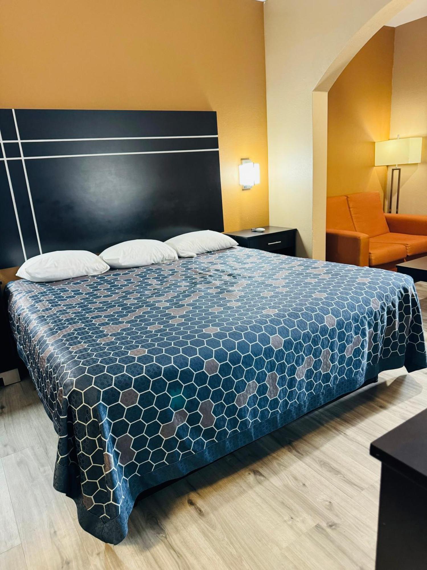 Executive Inn & Suites Floresville エクステリア 写真