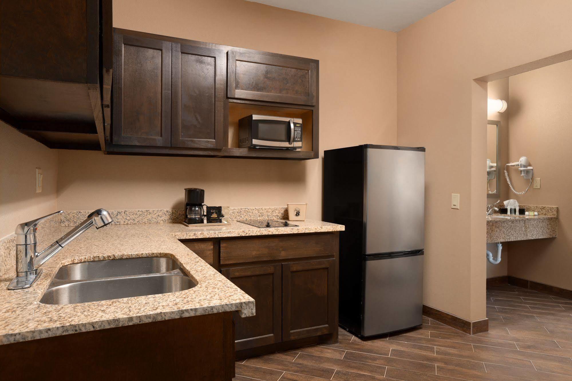 Executive Inn & Suites Floresville エクステリア 写真